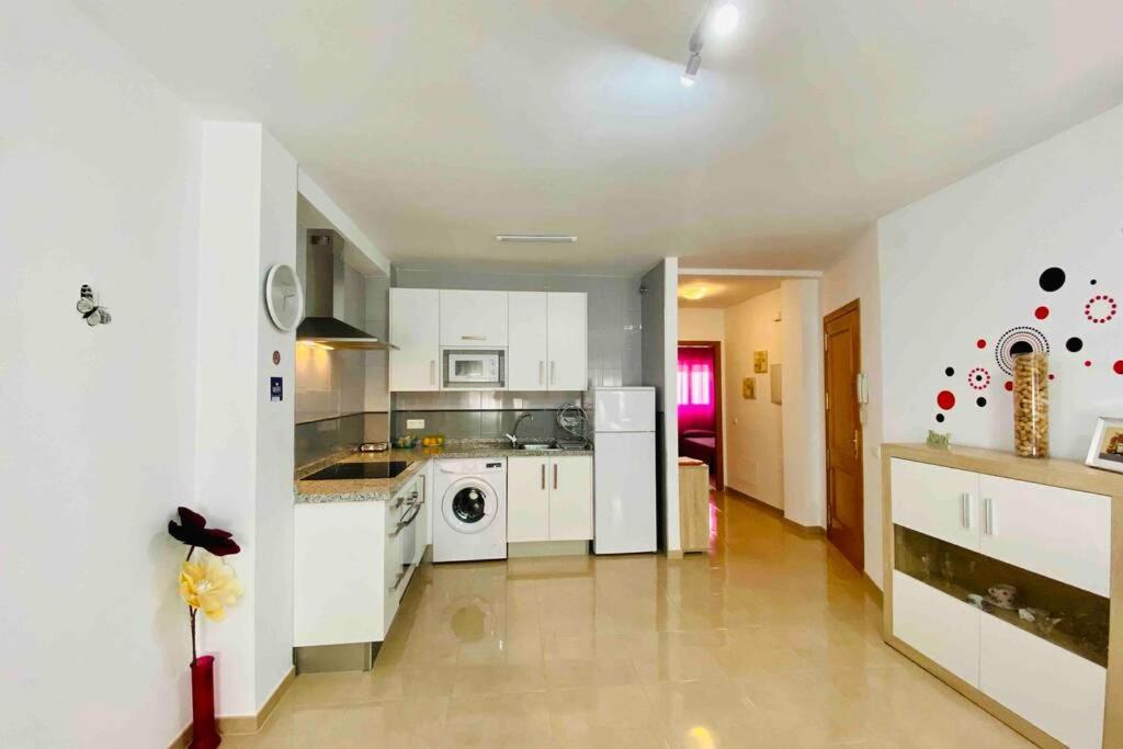 “smile Nerja” Chic With Wifi, 4 Guests Appartement *
